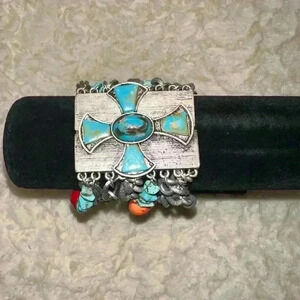 Multicolor Turquoise & Howlite SilverTone Chunky Magnetic Closure Bracelet(305)*